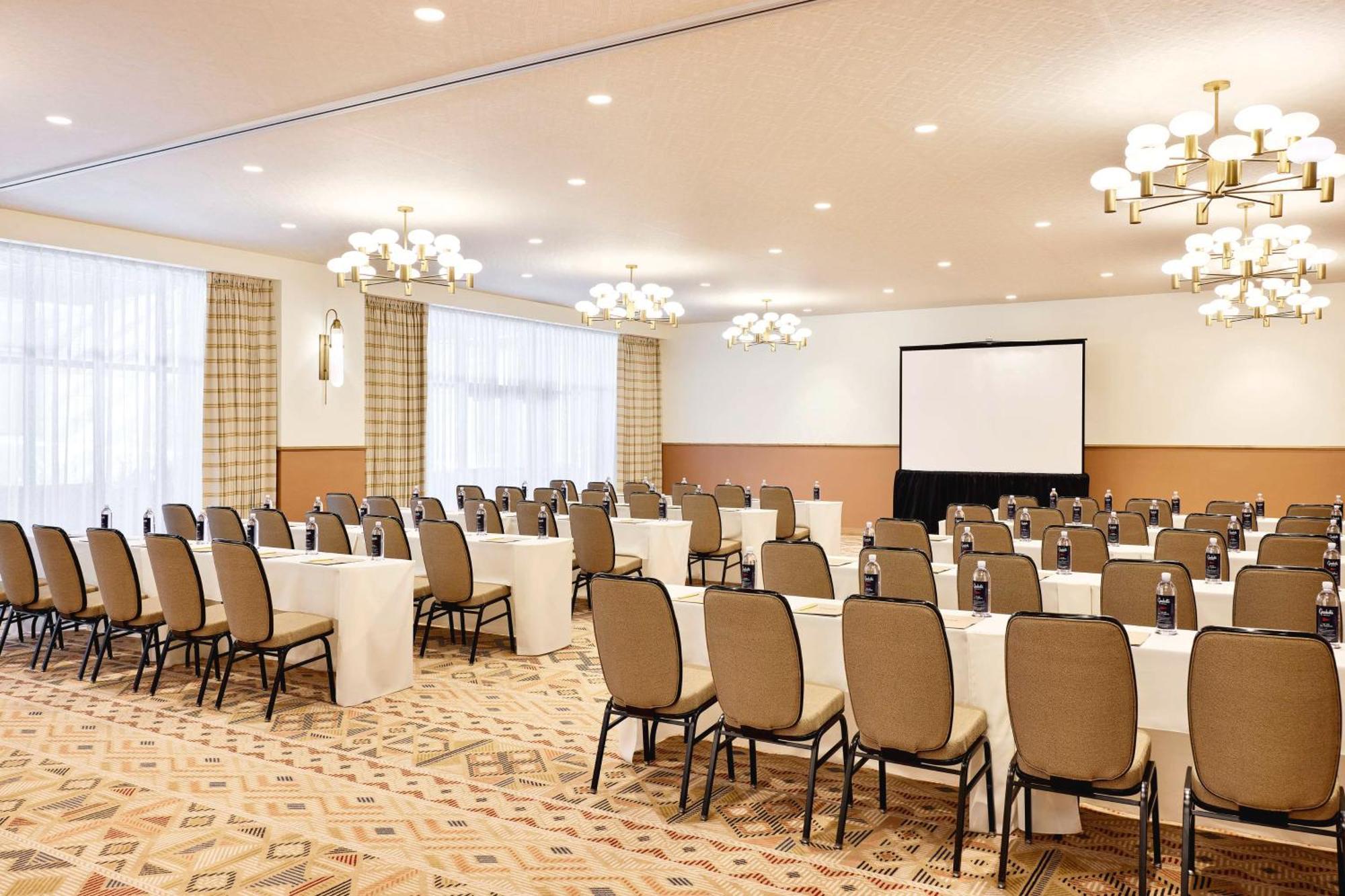 Graduate By Hilton Tucson Hotel Екстериор снимка