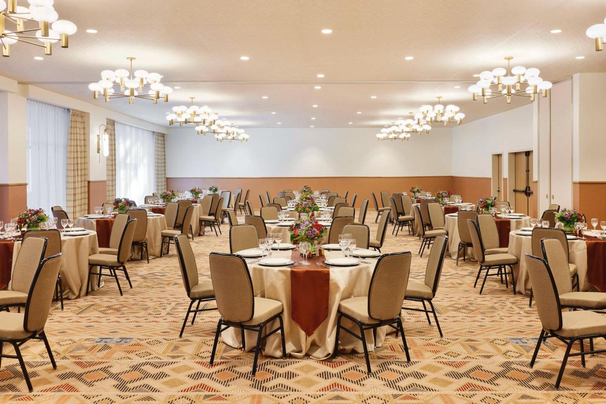 Graduate By Hilton Tucson Hotel Екстериор снимка