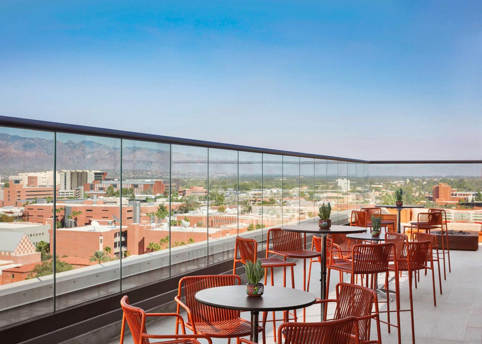 Graduate By Hilton Tucson Hotel Екстериор снимка